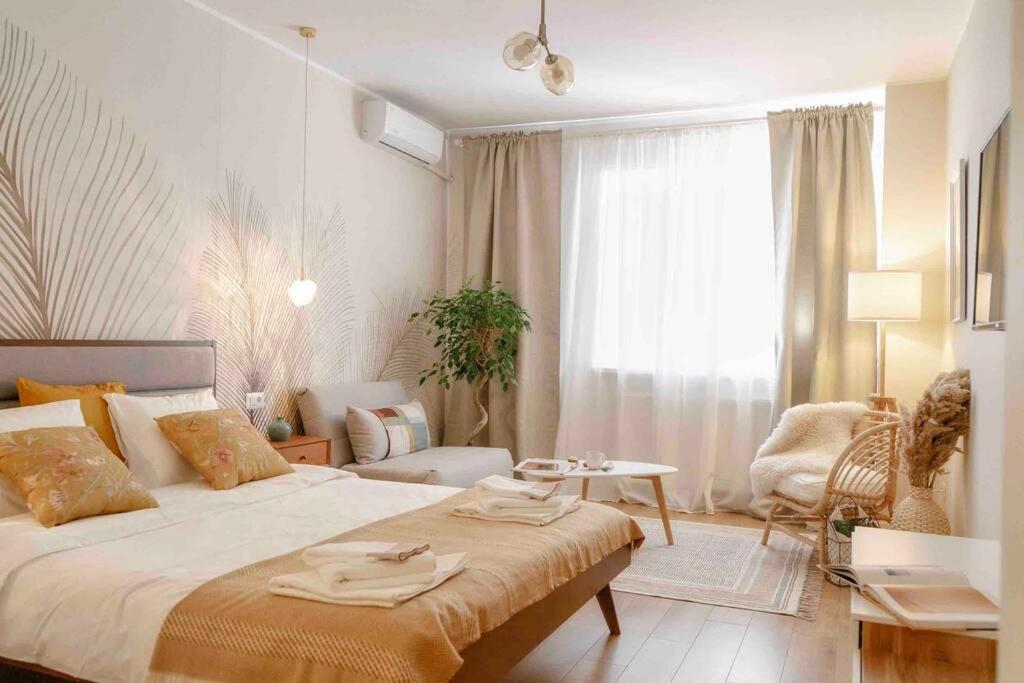 Bright Studio - Top Location - Old Town + Netflix Bukarest Kültér fotó