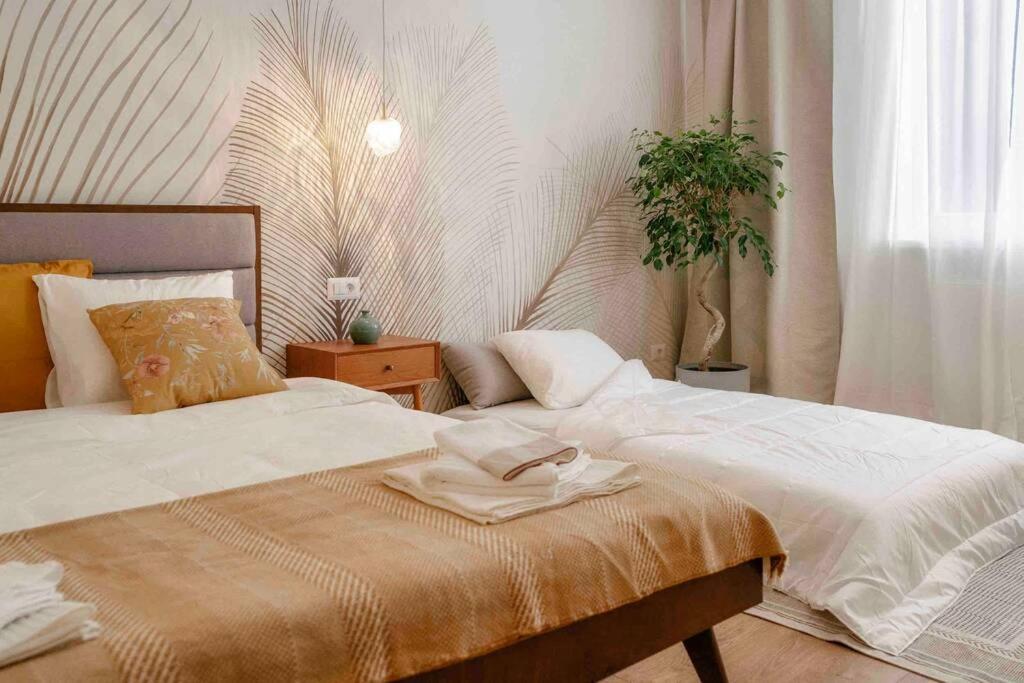 Bright Studio - Top Location - Old Town + Netflix Bukarest Kültér fotó