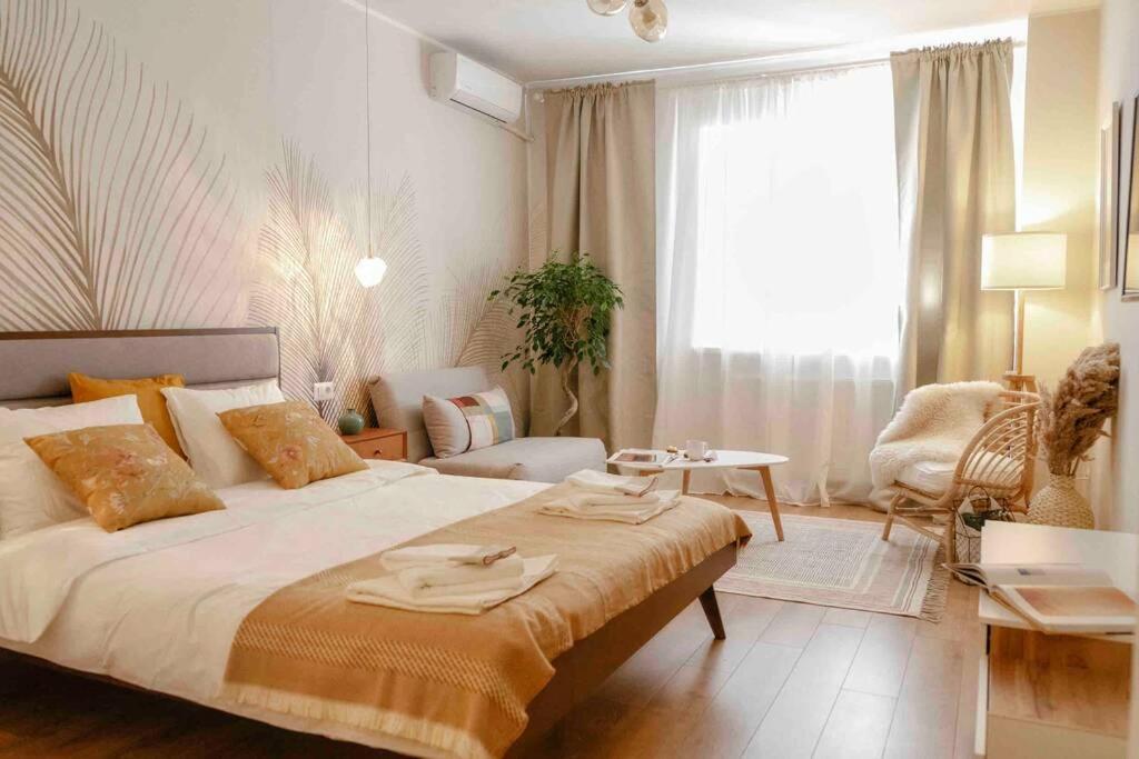 Bright Studio - Top Location - Old Town + Netflix Bukarest Kültér fotó